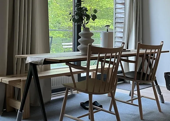 Riverview With Private Balcony And Free Parking Appartement *